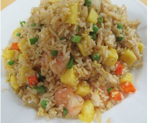 26a. Fresh Pineapple Fried Rice (Shrimp & Chicken)
